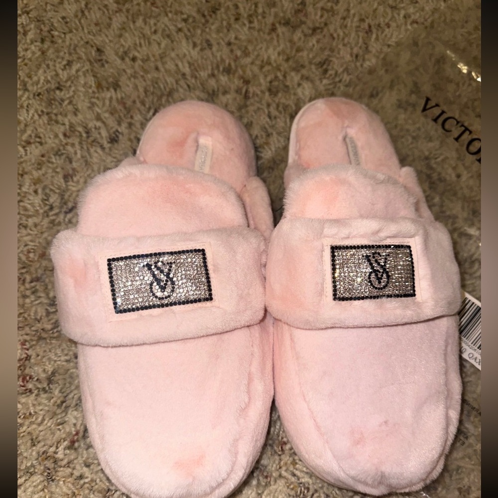 Sexy VS size small sexy shiny diamond studded slippers ✨🩷